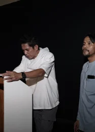 Semalam di Benteng Rotterdam, Kota Ini Mengingat Dirinya Sendiri