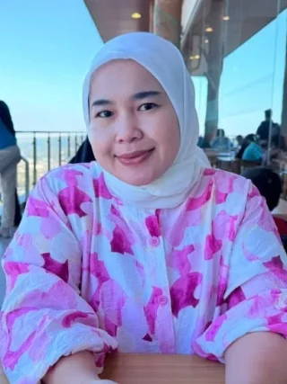 Kisah Inspiratif Mariatul Qiptiyah: Dari Guru Honorer Gaji Ratusan Ribu Kini Jadi Pengusaha Kuliner Sukses