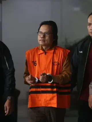 Mantan Sekjen Ma'ruf Cahyono Diduga Raup Rp37,8 M Lewat Skema 'Uang Assalamualaikum'