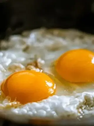 Telur Vs Vegetarian: Perdebatan Gizi dan Agama Mewarnai Kebijakan Makanan Sekolah di India