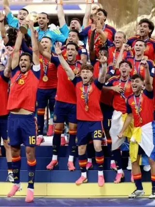 Cemooh Penonton Sambut Trump dan Infantino saat Spanyol Angkat Trofi Piala Dunia 2026