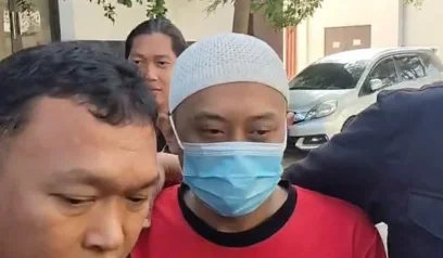Penampakan Taufik Hidayat Jelang Rekonstruksi Kasus Penyekapan dan Penganiayaan YTR di Bandung