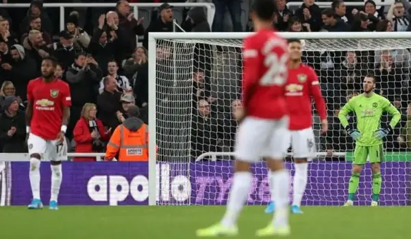 Manchester United mungkinkah terdegradasi di akhir musim nanti? (Scott Heppell / Reuters)