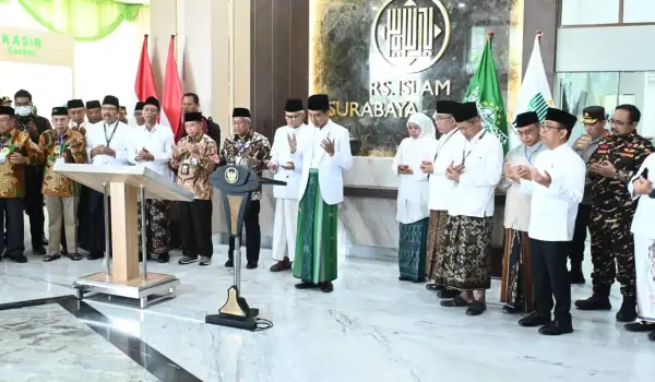 Presiden Joko Widodo meresmikan Tower Rumah Sakit (RS) Islam Surabaya A. Yani, Kota Surabaya, Provinsi Jawa Timur, pada Minggu, 22 Oktober 2023.