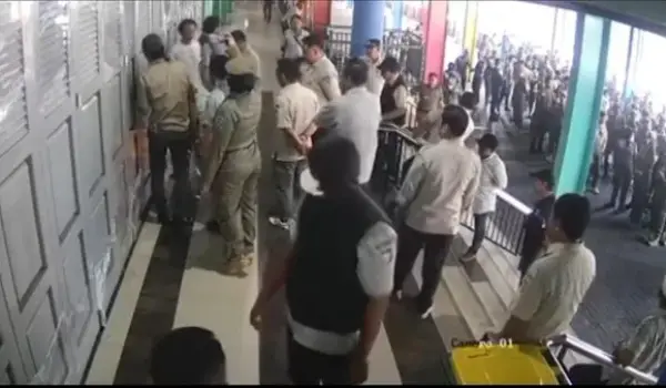 PD Pasar Makassar buka paksa pintu Pasar Butung