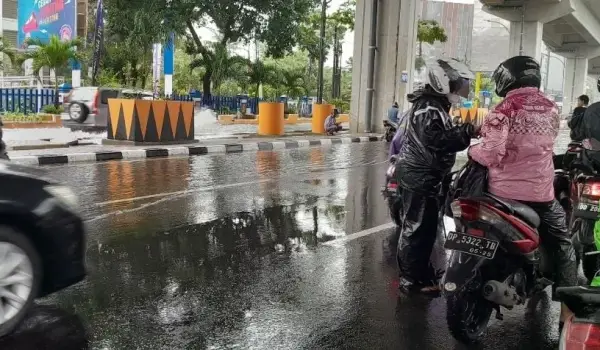 Makassar diguyur hujan