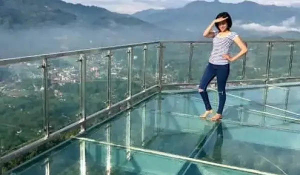 Jembatan kaca Tana TORAJA Sulsel