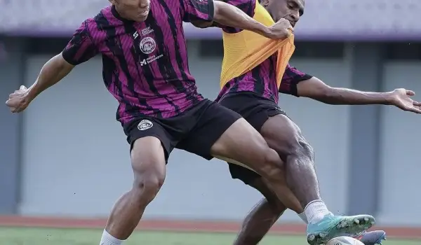 Siap bertandingan menghadapi Persita Tangerang (instagram.com/aremafcofficial)