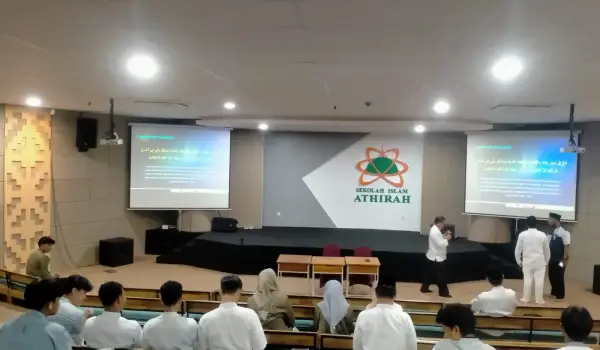 SMA Islam Athirah 1 Makassar Gelar Pelatihan Mubaligh