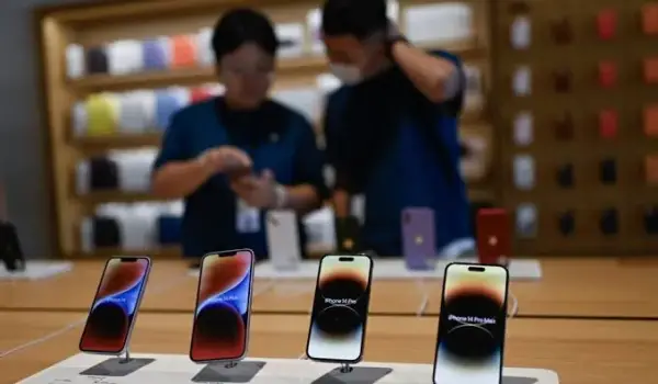Penjualan iPhone 15 jeblok di China  (AFP/Pedro Pardo)
