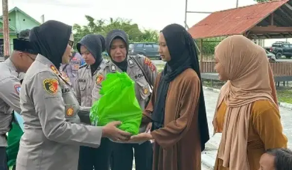 Polres Buru Gelar Buka Puasa Bersama 20 Anak Yatim Piatu