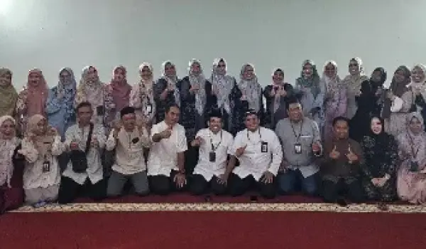 Peserta Didik SMA Islam Athirah 1 Makassar Awali Tahun Ajaran Baru dengan Halal Bihalal