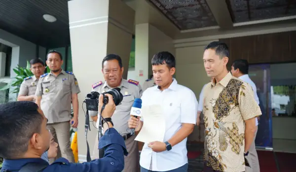 Pertamina Patra Niaga Sulawesi, BUMN Pertama yang Terima Sertifikat Tanah Elektronik (foto: Istimewa)