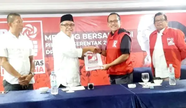 IAS Serahkan Berkas Pendaftaran Permohonan Dukungan Balon Gubernur ke DPW PSI Sulsel