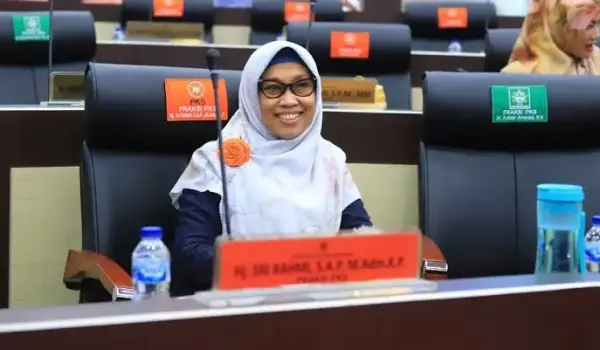 Politisi PKS Sri Rahmi