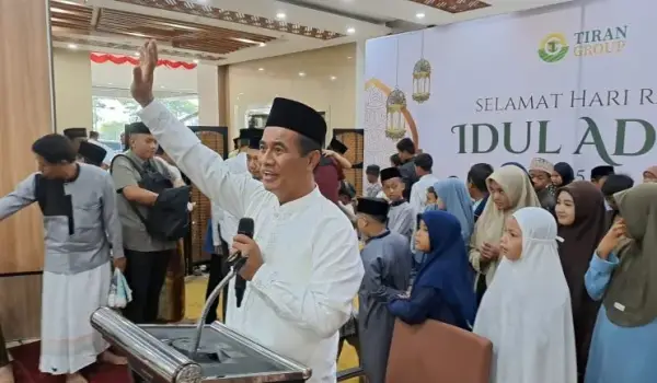 Mentan Andi Amran Sulaiman di depan Jamaah Masjid AAS Building