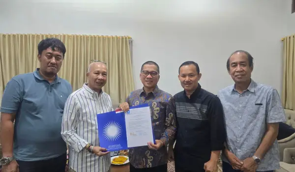 Penyerahan B1KWK Partai PAN dari Ketua UmumÃ‚Â DPPÃ‚Â PAN Yandri Susanto