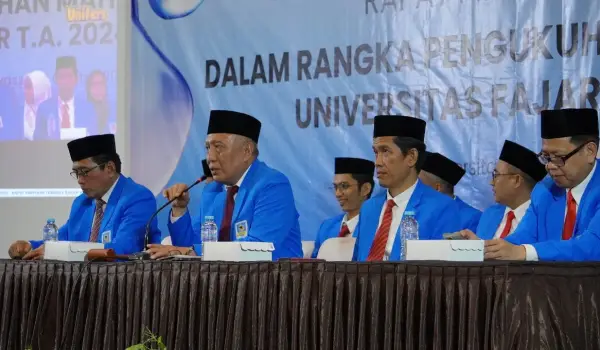 Rektor Universitas Fajar Dr. Muliyadi Hamid membuka Rapat Pimpinan Terbuka