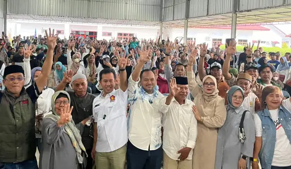 Ribuan Warga Antusias Sambut Trisal dan Achmad di Hotel Horas (dok. Zul)