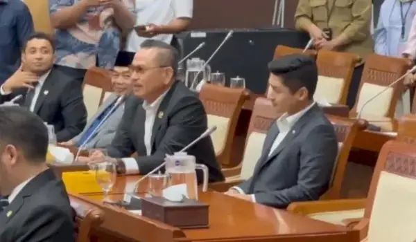 Anggota Komisi I DPR RI Irjen Pol (Purn) Frederik Kalalembang saat rapat dengar pendapat dengan BIN
