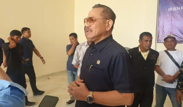 Anggota DPR RI Fraksi Demokrat, Irjen Pol (P) Drs. Frederik Kalalembang (JFK).