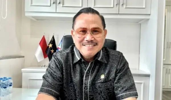 Anggota DPR RI Irjen Pol (Purn) Frederik Kalalembang. Sumber : Ist