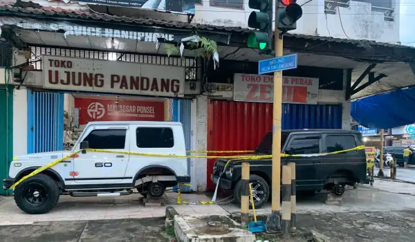 Dua Pekan Mobil Terparkir Depan Toko Pengusaha, Tetapi Belum Disita