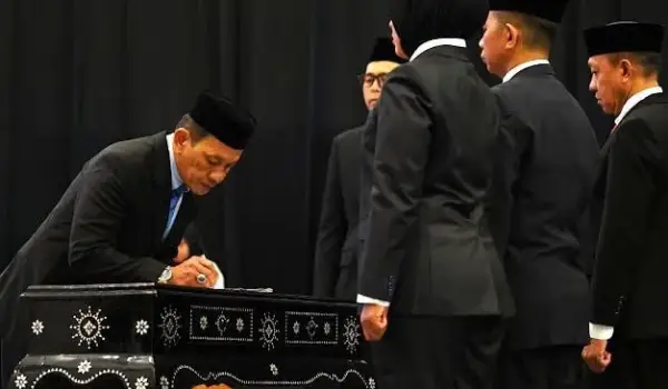 Kakanwil Kemenkum Sulsel, Andi Basmal mengambil sumpah dan melantik 11 Pejabat Penyidik Pegawai Negeri Sipil (PPNS) dari berbagai instansi pemerintah daerah dan lembaga teknis di Sulawesi Selatan di Aula Pancasila Kanwil Sulsel, Rabu (20/8).
