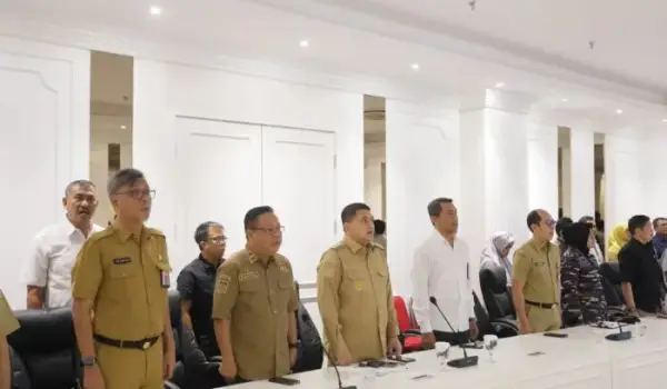 Wali Kota Makassar, Munafri Arifuddin, mengikuti Rapat Koordinasi Khusus Tim Pengendalian Inflasi Daerah (TPID) yang digelar Kementerian Dalam Negeri secara virtual, Selasa (2/9/2025
