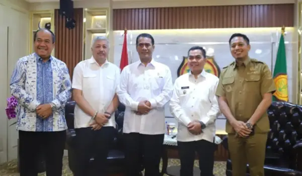 Mentan Andi Amran Sulaiman bersama Bupati Asahan, Bupati Pinrang, Bupati Tana Toraja, Bupati Enrekang di Jakarta, Selasa, 9 September 2025.