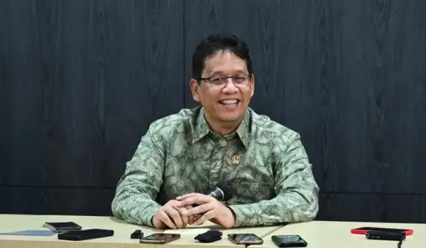 Gaya berbatik Menteri Keuangan, Purbaya Yudhi Sadewa. (dok. Instagram @menkeuri)