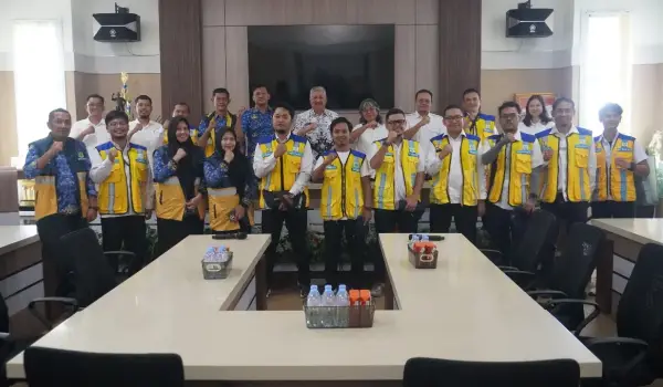 Tim Kaji Cepat Kementerian PU yang dipimpin Magdalena diterima langsung oleh Bupati Pinrang, H. A. Irwan Hamid, S.Sos., Senin (1/12/2025).