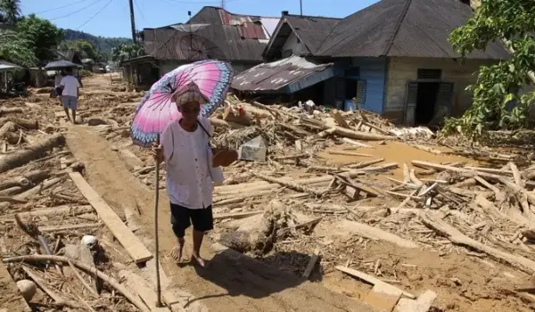 Penampakan Sisa Terjangan Banjir Bandang di Tapanuli Tengah.