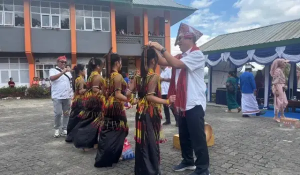 Presiden Direktur TMMIN Nandi Julyanto di SMKN 2 Rantepao, Toraja Utara, Sulawesi Selatan, Rabu (15/4/2026).