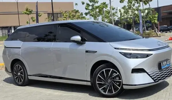 Brand mobil premium dari China.