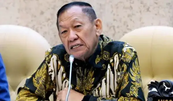 Hamka B Kady.