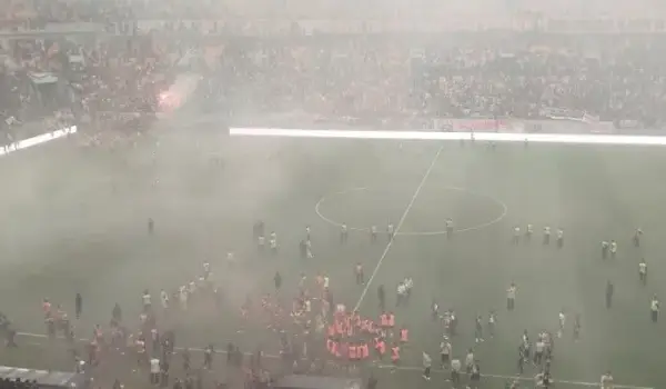 Laga Persija Jakarta melawan Semen Padang terhenti di menit ke-70 dalam pekan ke-34 Super League 2025-2026.