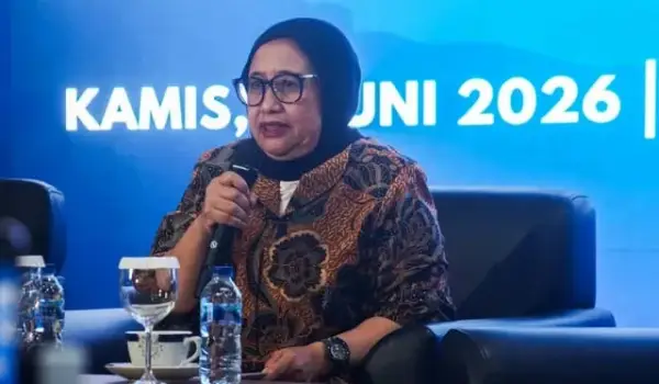 Konferensi Pers Kepala Badan Gizi Nasional (BGN), Nanik S. Deyang beserta Wakil Kepala BGN Agustina Arumsari dan Mayjen TNI Trenggono perihal tata kelola baru dan efisiensi anggaran BGN, di Kantor Pusat Badan Gizi Nasional, Jakarta, Kamis (4/6/2026).