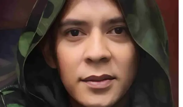 Ridwan Sau dan Tugas Mustahil Merawat Bahasa yang Hampir Terlupakan
