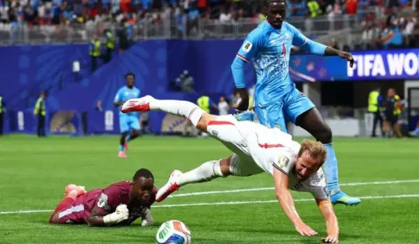 Laga babak 32 besar Piala Dunia 2026 antara Inggris dan DR Kongo di Stadion Atlanta, Rabu (1/7/2026) malam WIB, diwarnai kontroversi keputusan Video Assistant Referee (VAR) /.