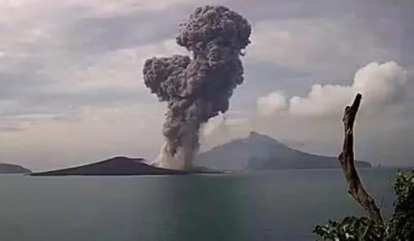 Polda Banten mengimbau masyarakat di pesisir untuk mewaspadai erupsi Gunung Anak Krakatau (GAK)