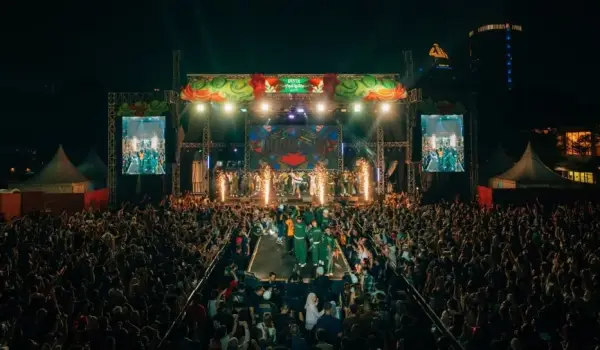 Pesta Timuran Jaksel sukses menghadirkan perayaan musik dan budaya Indonesia Timur yang dipenuhi antusiasme ribuan pengunjung di CIBIS Park, Jakarta Selatan, Sabtu (4/7).