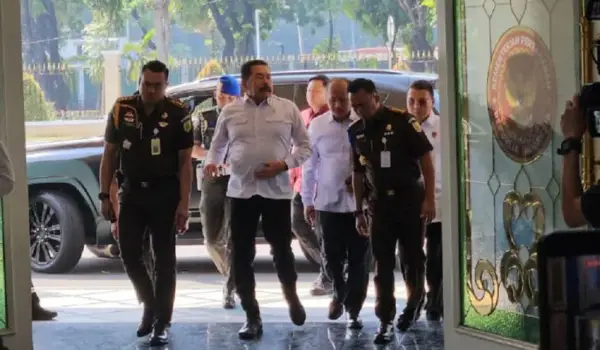 Jaksa Agung ST Burhanuddin menghadiri rapat Satuan Tugas Penertiban Kawasan Hutan (Satgas PKH) di Kementerian Pertahanan, Jakarta Pusat, Senin (13/7/2026).