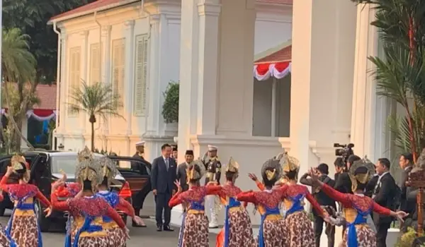 Presiden Prabowo Subianto menyambut kedatangan Perdana Menteri Thailand Anutin Charnvirakul dalam rangka kunjungan kerja di Istana Merdeka, Jakarta.