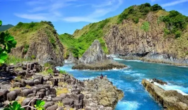 Wisatawan Tewas Jatuh dari Tebing Pantai Semeti: DPRD Dorong Dispar Buat Pagar Pengaman dan Plang Imbauan