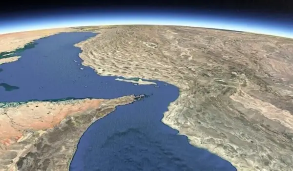Selat Hormuz.