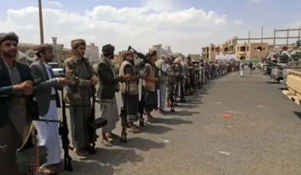 Milisi Houthi dan Pasukan pro-Saudi Berebut Dua Benteng Utama Yaman.