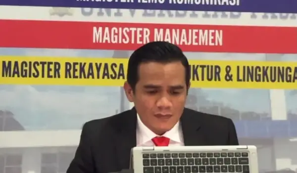 Ujian Tesis di Universitas Fajar, Bupati Nunukan Irwan Sabri Angkat Tema Kepemimpinan Transformasional Perumda Tirta Taka