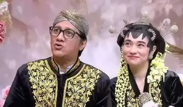 Andre Taulany dan Amanda Rigby resmi menikah.