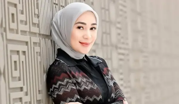 Mantan Istri Andre, Rien Wartia Trigina (Erin Taulany).